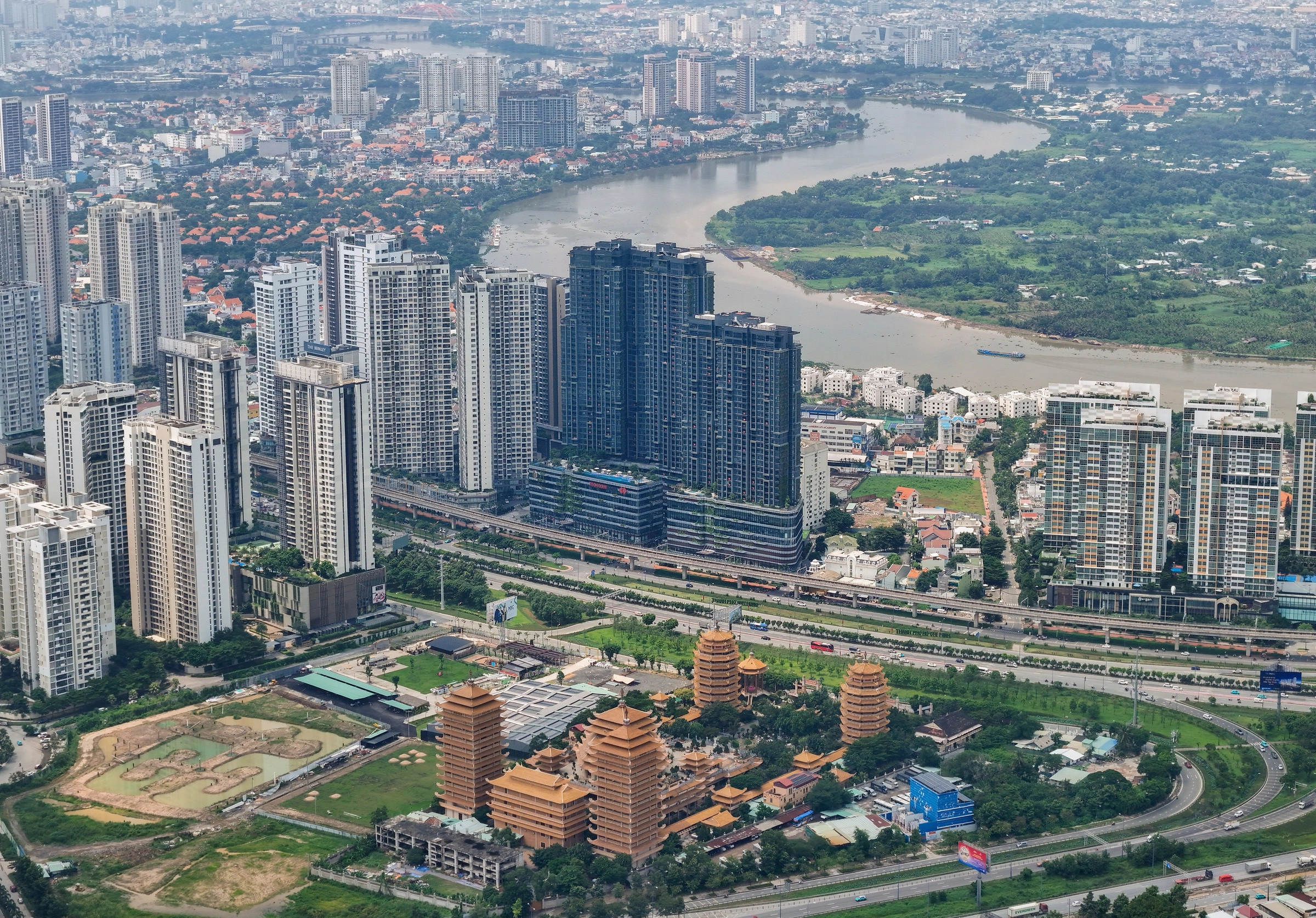 Hơn một nửa căn hộ tại TP HCM có giá trên 100 triệu mỗi m2