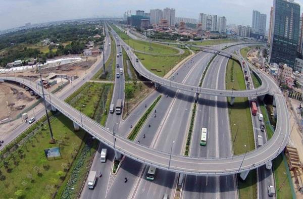 Tổ chức thi công 3 ca, 4 kíp hoàn thành 3.000 km cao tốc và sân bay Long Thành
