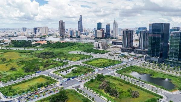 Giá đất ở trung tâm TP.HCM dự kiến như cũ; Cơ hội nào cho lao động tự do mua nhà ở xã hội?