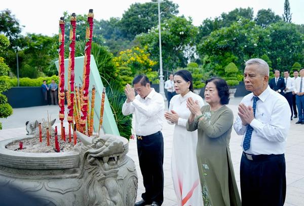 Quỹ Khởi sự từ tâm tri ân các anh hùng liệt sĩ và gia đình chính sách
