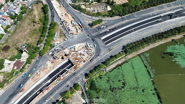 Cận cảnh hầm chui tại nút giao phía Đông TPHCM sắp thông xe