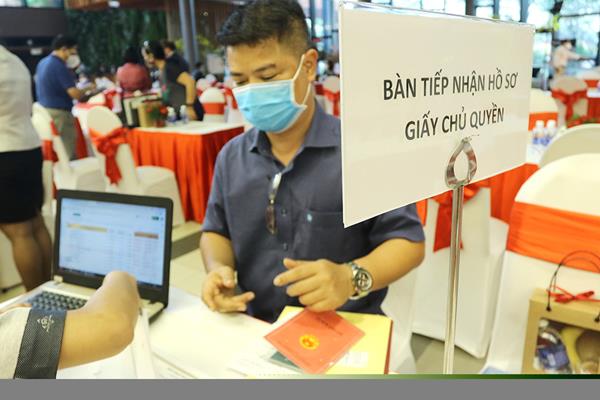 TP.HCM gỡ vướng, cấp sổ hồng cho hơn 63.800 căn hộ