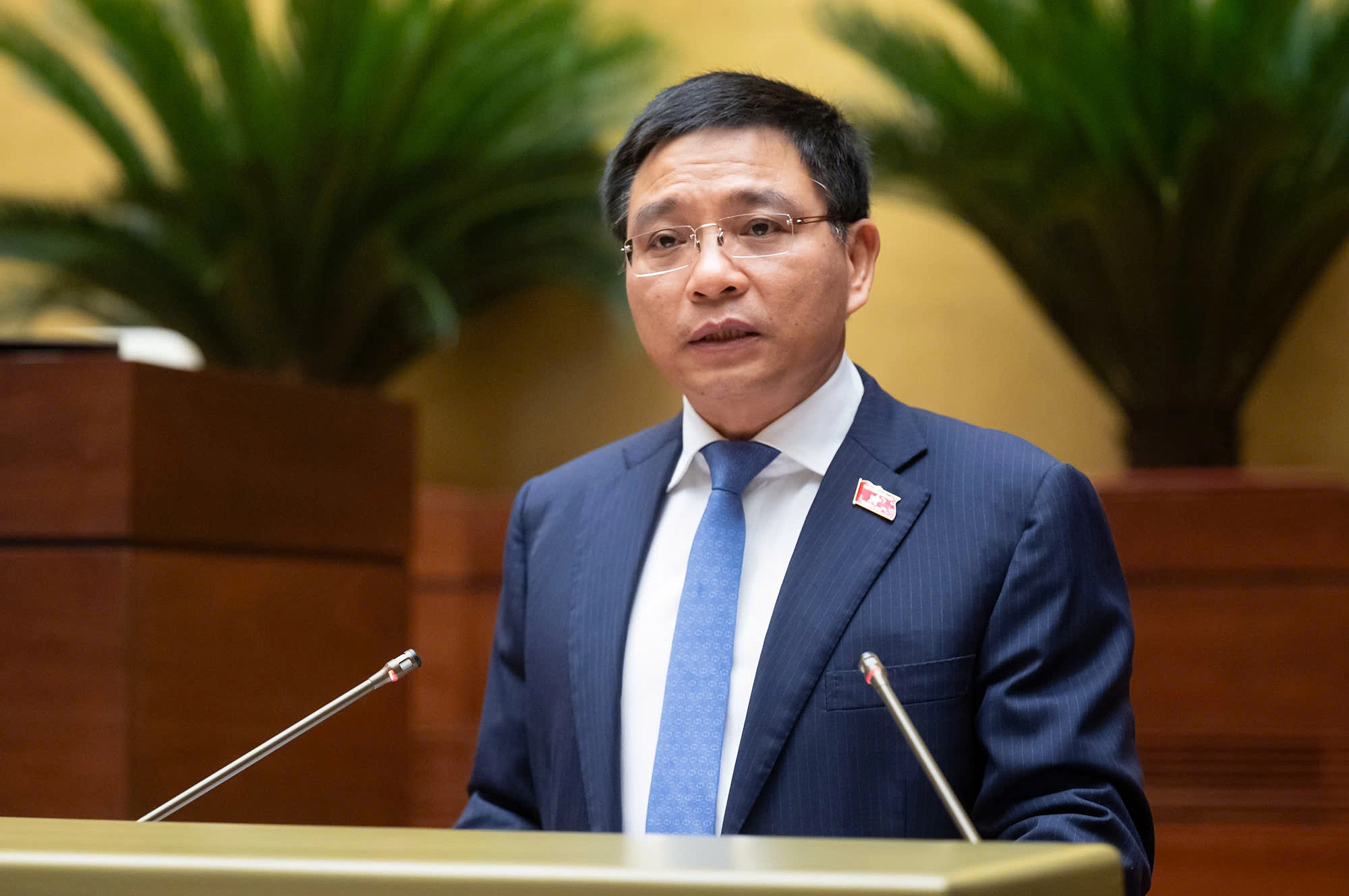 Bộ trưởng Tài chính Nguyễn Văn Thắng trình bày tờ trình sửa đổi Luật Quy hoạch. Ảnh: Cổng TTĐT Quốc hội