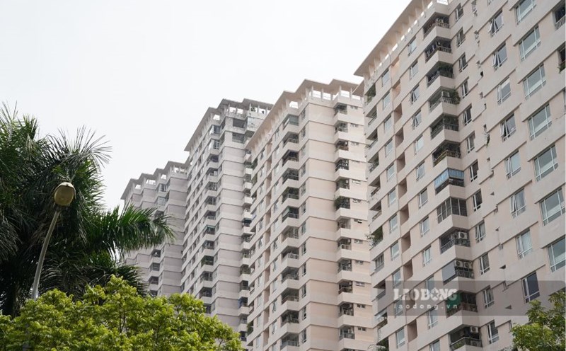 Khi nhận bàn giao nhà chung cư, người mua cần đặc biệt lưu ý về các giấy tờ pháp lý để tránh gặp khó khăn trong quá trình sử dụng. Ảnh: Như Hạ
