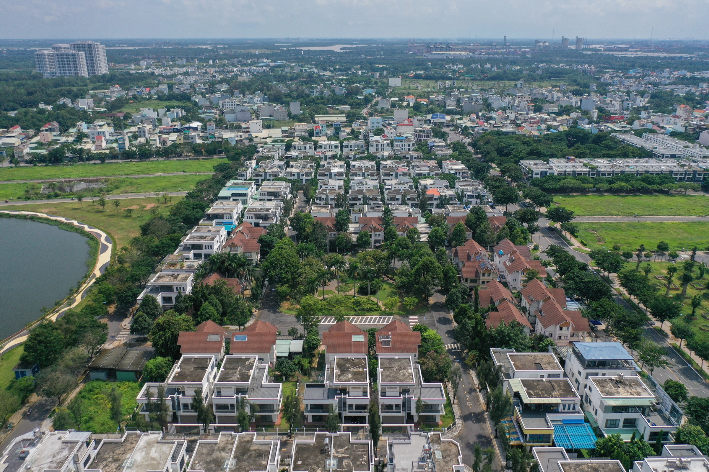 Bất động sản khu Đông TP HCM ở TP Thủ Đức, với các dự án nhà phố liền kề. Ảnh: Quỳnh Trần