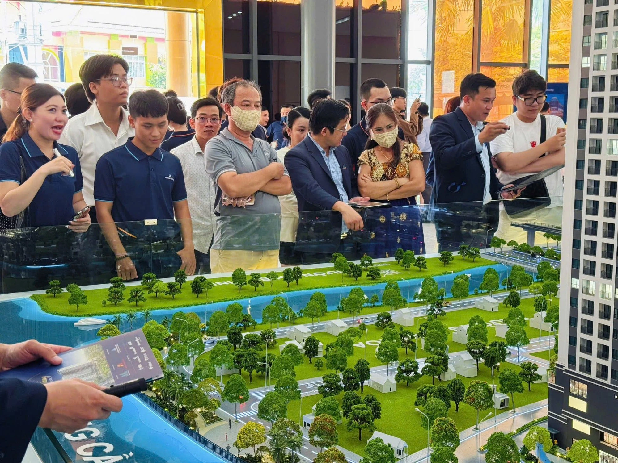 Giá căn hộ chung cư ở cả thị trường sơ cấp và thứ cấp đều tăng ẢNH: T.L