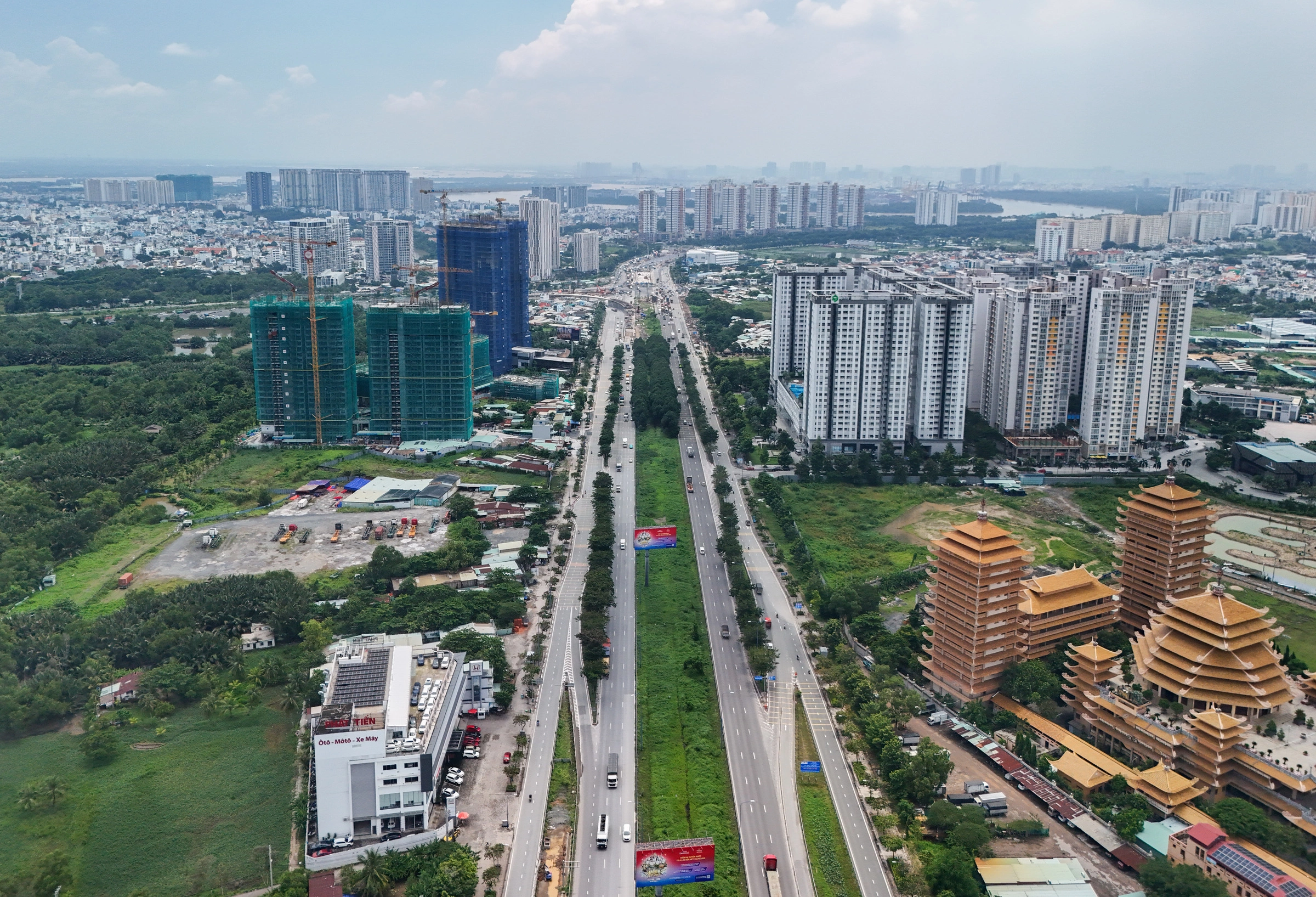 Bất động sản khu Đông TP HCM, tháng 10/2025. Ảnh: Quỳnh Trần