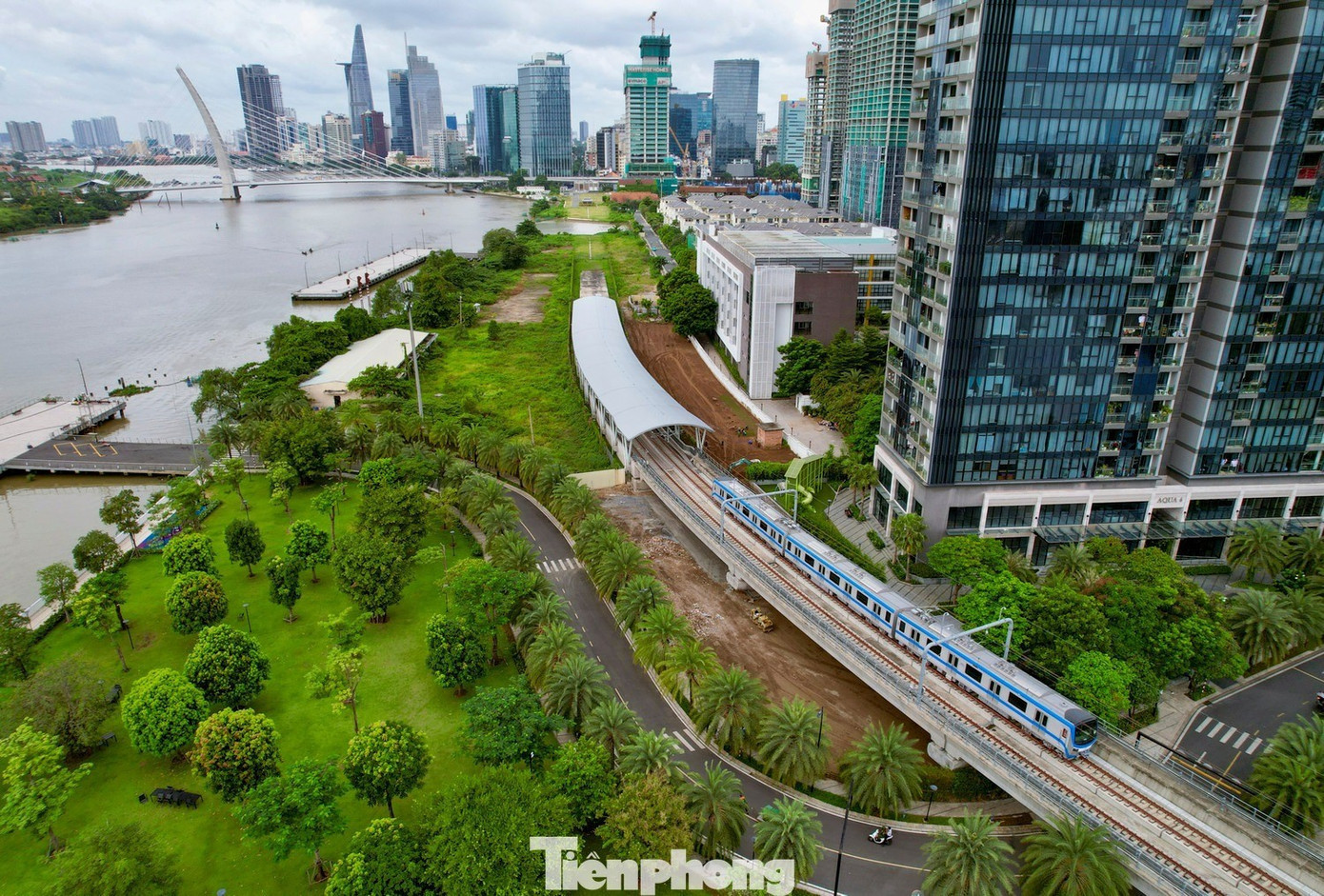 Hầu hết dự án dọc tuyến metro số 1 đều tăng giá mạnh trước và sau khi tuyến này đưa vào vận hành. Ảnh: Duy Anh.