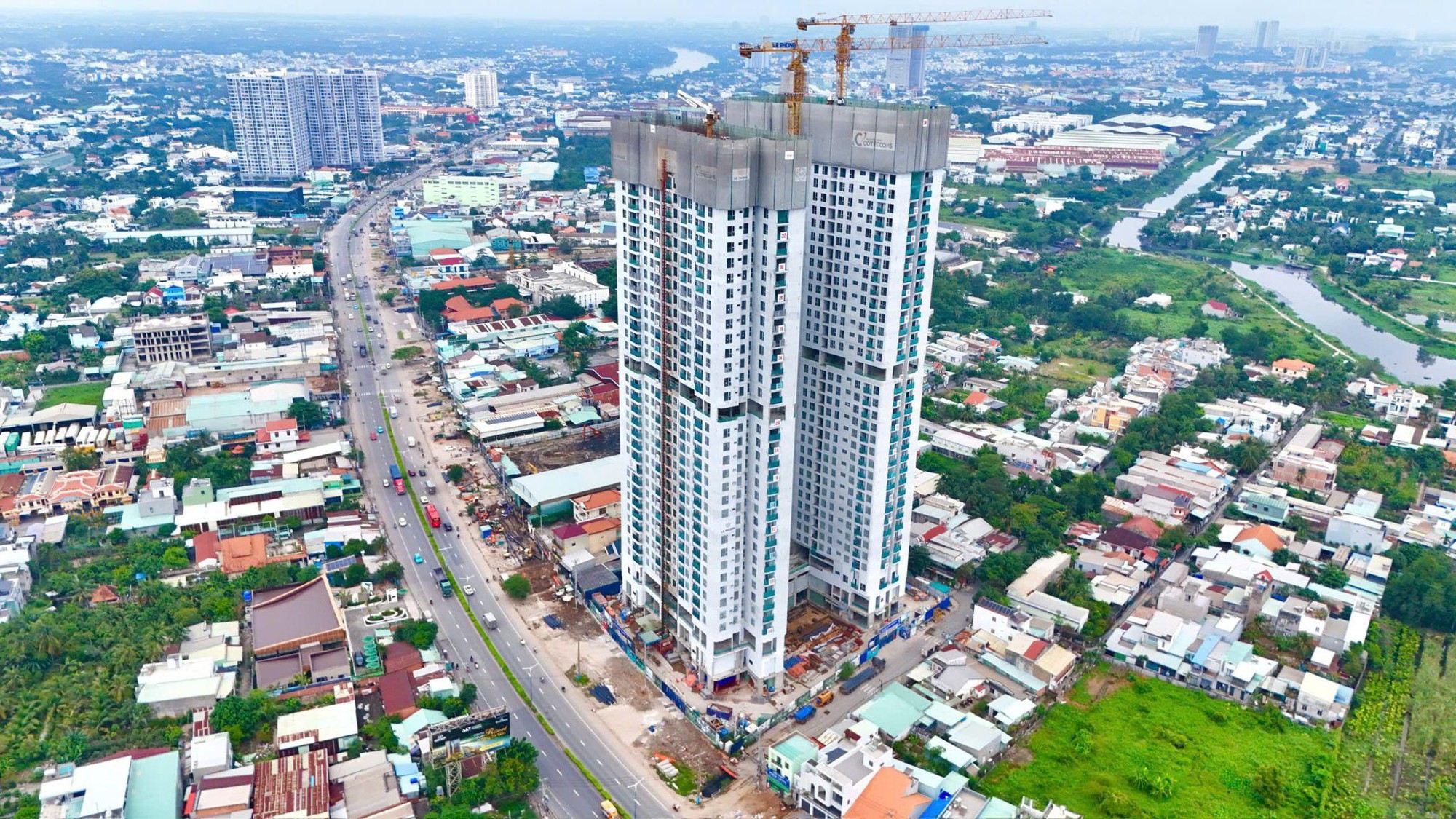 The Emerald 68 chuẩn bị cất nóc trong tháng 12/2025 - vượt tiến độ đến hơn 60 ngày, chất lượng công trình được bảo chứng bởi Coteccons - Thương hiệu Tổng thầu xây dựng hàng đầu Việt Nam. (ảnh: Quốc Dũng)